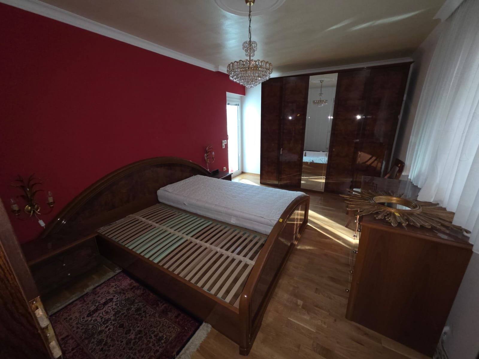 Vorher: Schlafzimmer mit Möbeln und vollem Zustand – Auftrag in Sierning (4523)